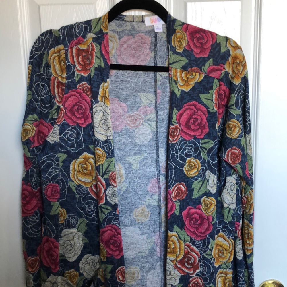 Large LuLaRoe Sarah - Rose print